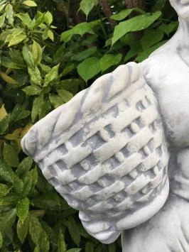 Femme aux paniers - statue en pierre - 138 cm - détaillée